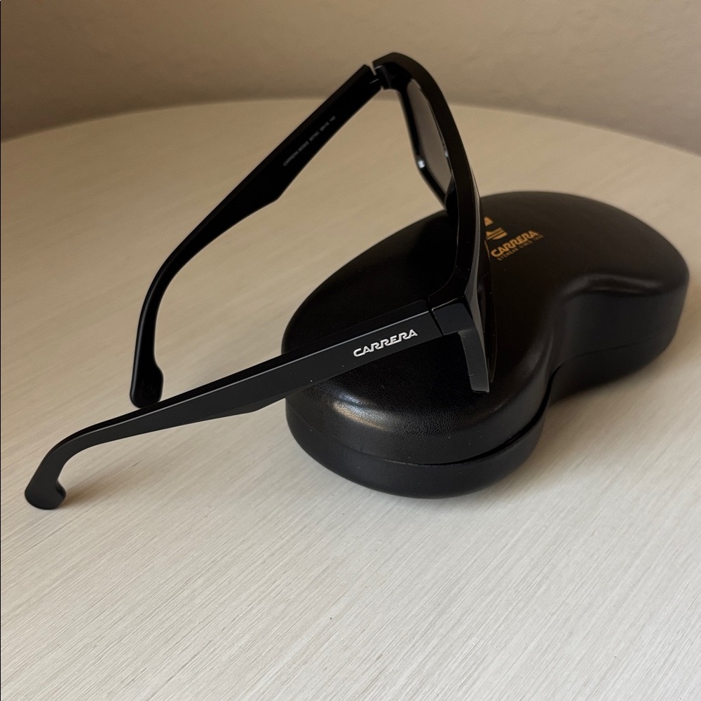 Carrera Sleek Black Sunglasses. New in Original Box - Picture 4 of 5